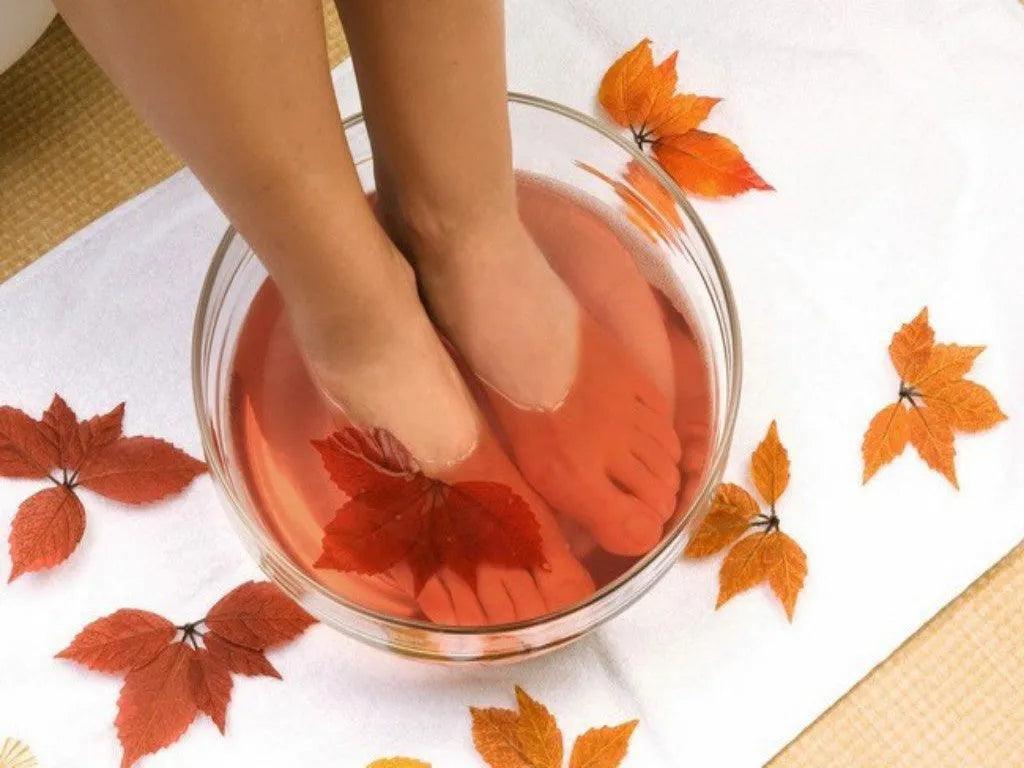 紅酒浸腳好新奇 效用更神奇