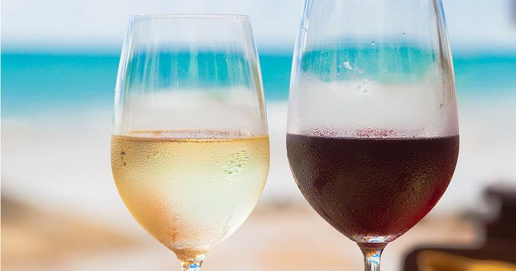 夏日熱辣辣 飲返杯凍葡萄酒就最啱啦!