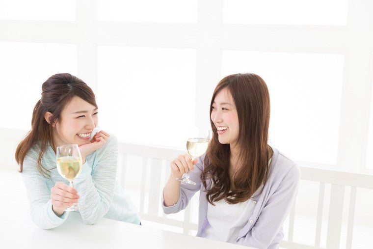 聽著音樂去飲酒 放鬆心情去煩憂